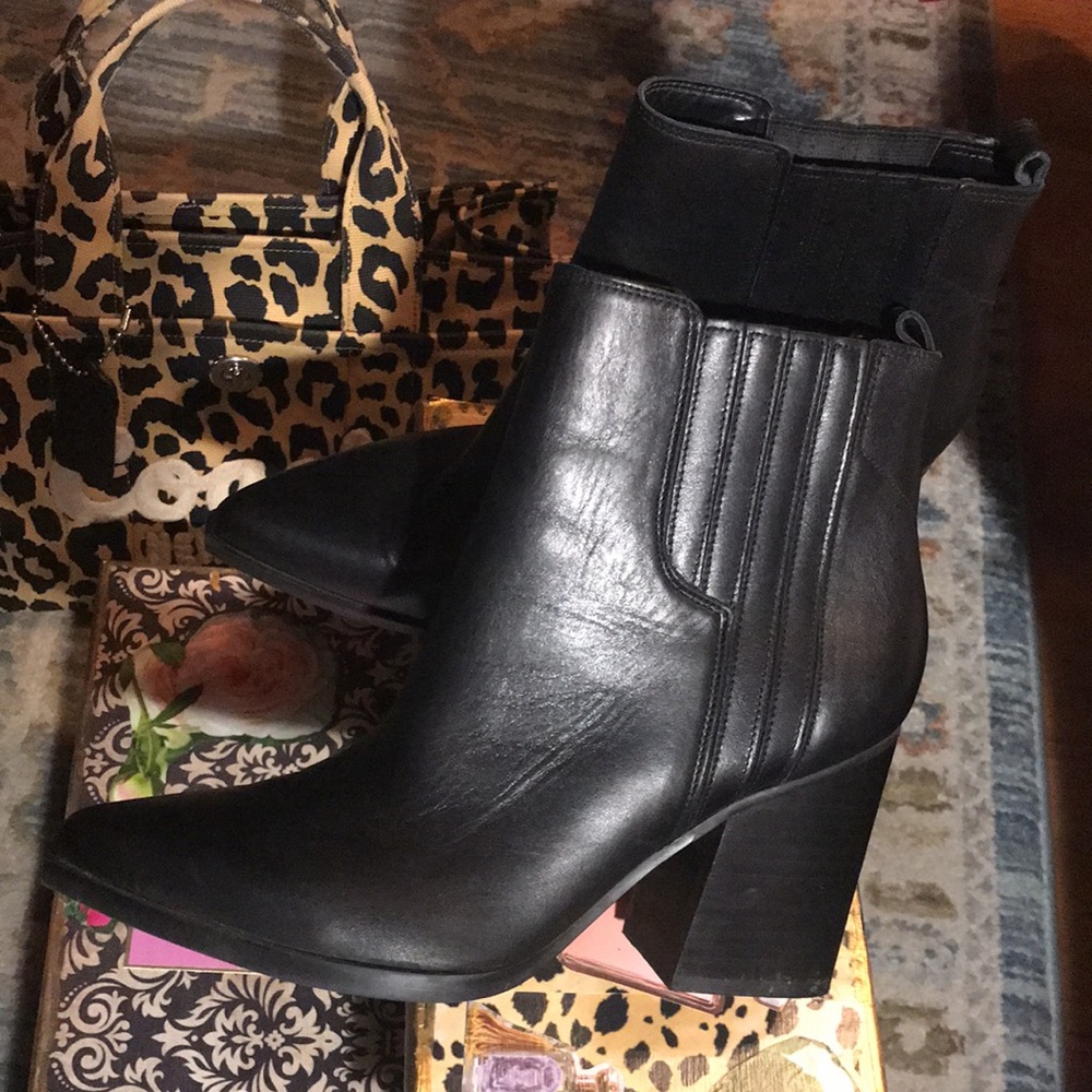 Marc Fisher cowboy Leather bootie boots black size 9 women’s